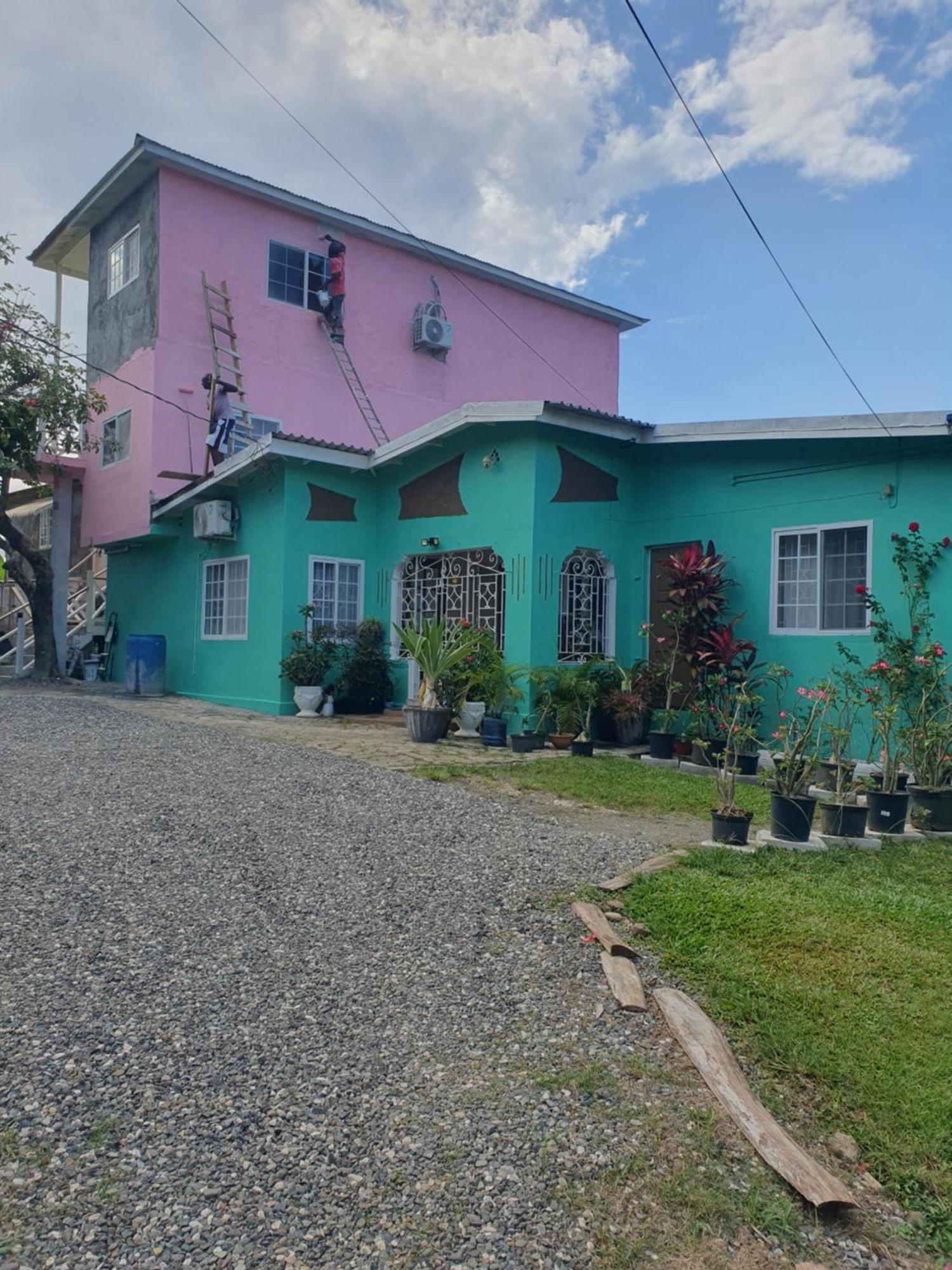 Hunter's Place - Tim Pappies * Port Antonio